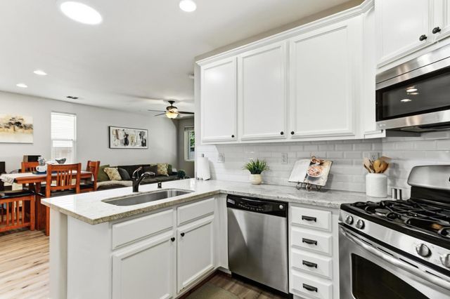2272 Ellesmere Loop, Roseville, CA 95747