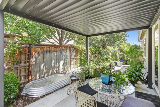 2272 Ellesmere Loop, Roseville, CA 95747