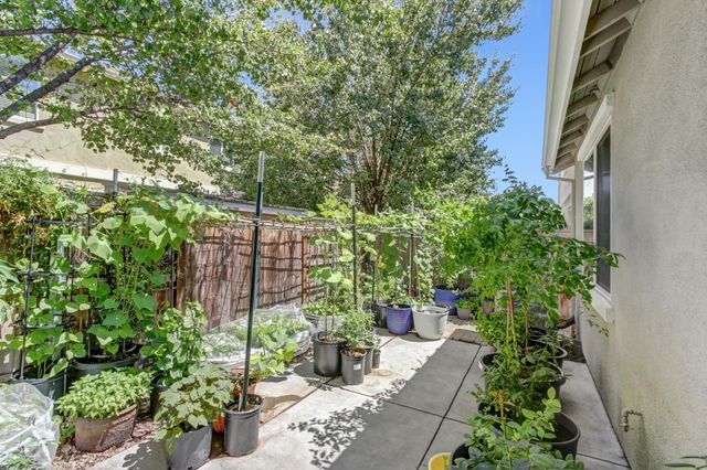 2272 Ellesmere Loop, Roseville, CA 95747