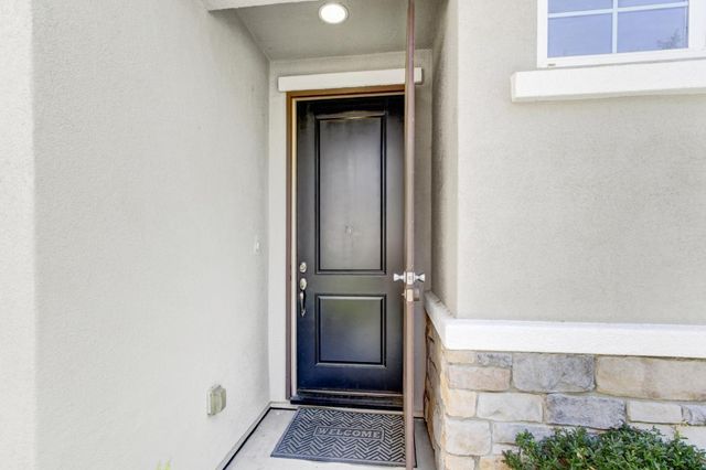 2272 Ellesmere Loop, Roseville, CA 95747