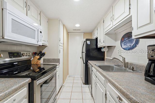 17 Lagoon Rd Apt 24, Hilton Head Island, SC 29928