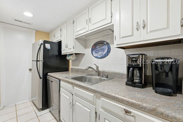17 Lagoon Rd Apt 24, Hilton Head Island, SC 29928