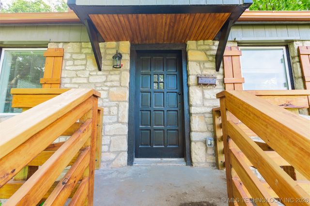 812 N Delaware Place, Tulsa, OK 74110