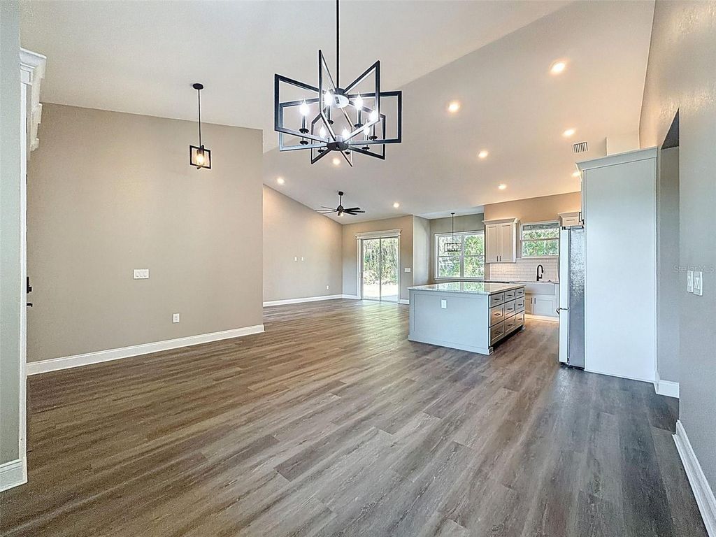 Image 19 of property listing at 2407 OLD MEDULLA ROAD, Lakeland, FL 33811