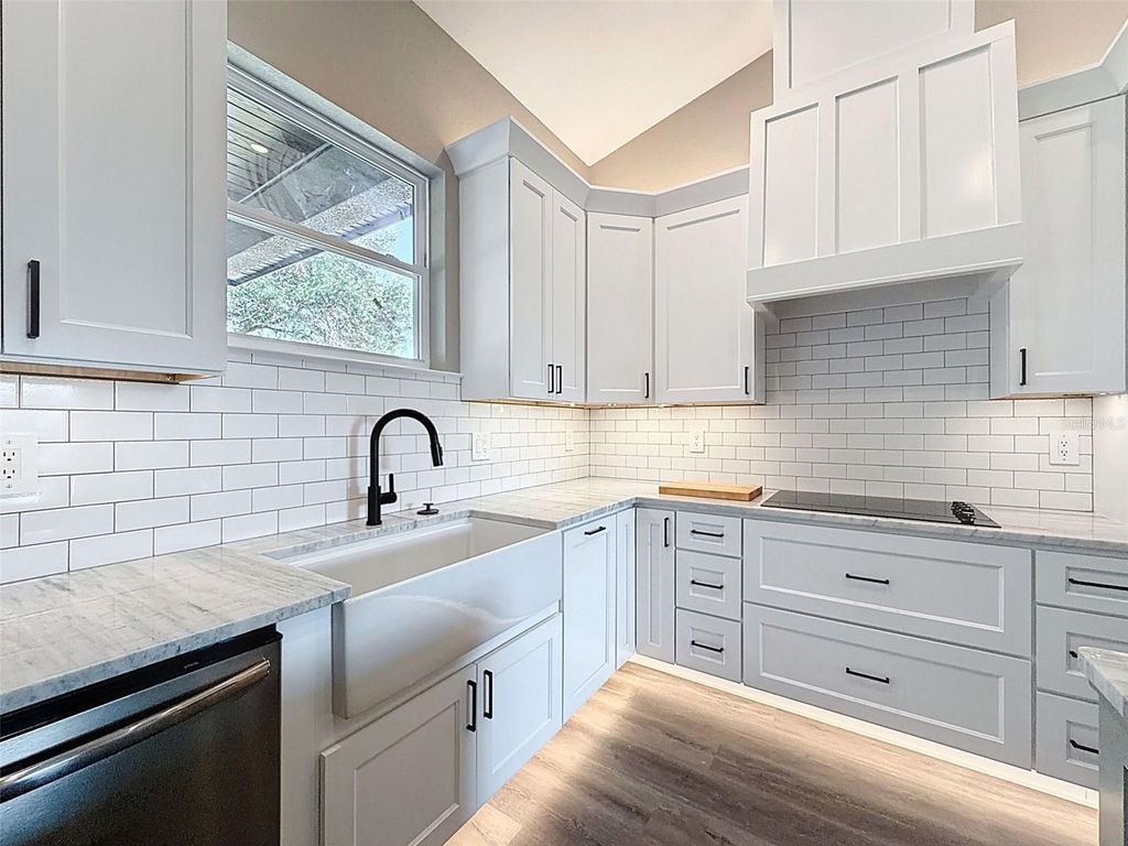 Image 28 of property listing at 2407 OLD MEDULLA ROAD, Lakeland, FL 33811