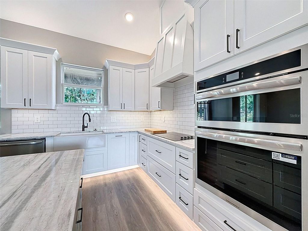 Image 31 of property listing at 2407 OLD MEDULLA ROAD, Lakeland, FL 33811