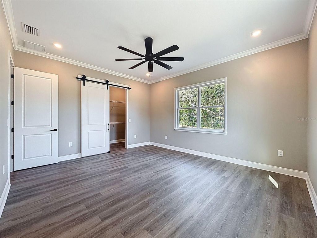 Image 38 of property listing at 2407 OLD MEDULLA ROAD, Lakeland, FL 33811