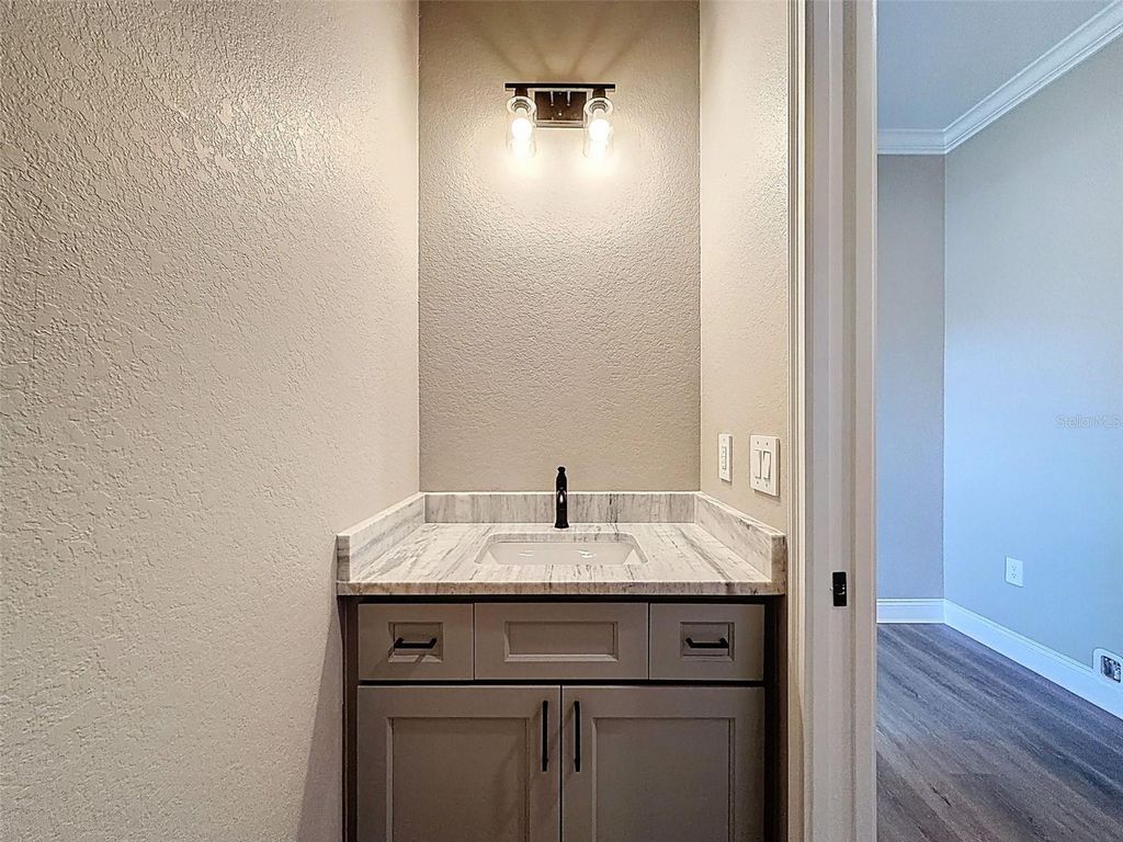 Image 63 of property listing at 2407 OLD MEDULLA ROAD, Lakeland, FL 33811