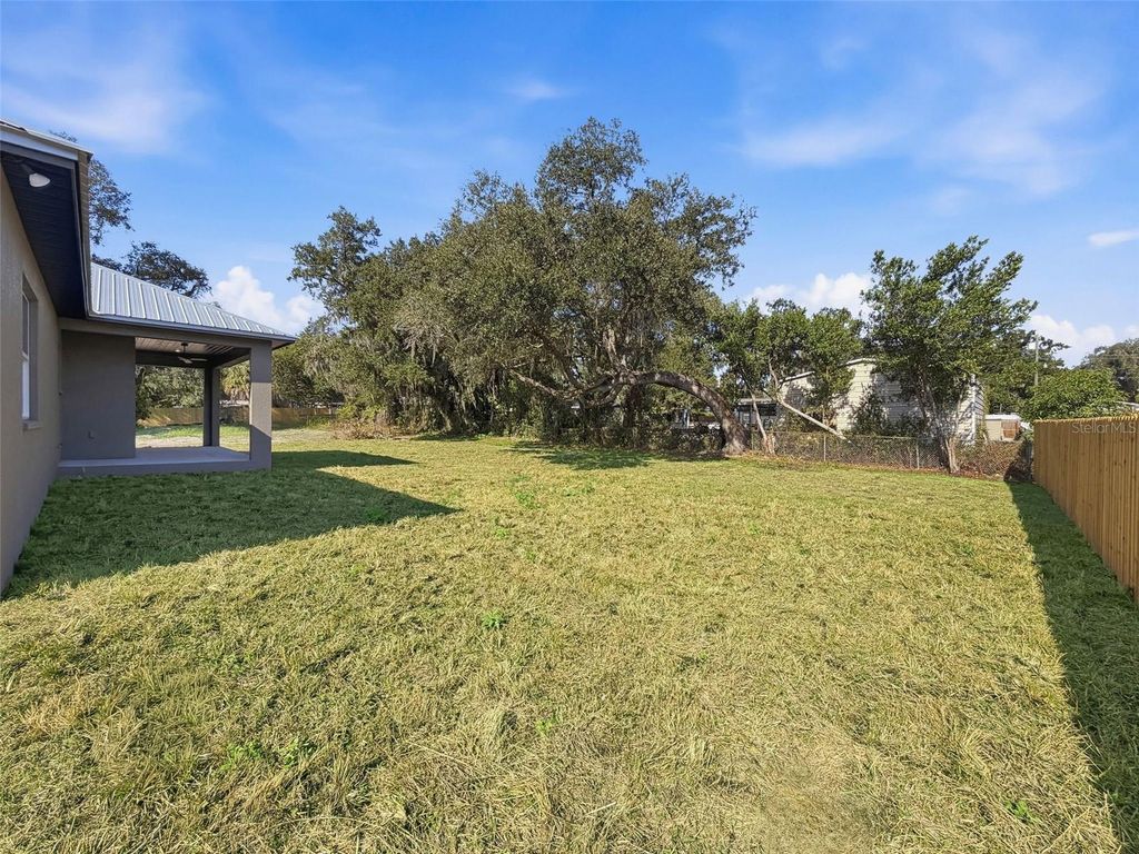 Image 76 of property listing at 2407 OLD MEDULLA ROAD, Lakeland, FL 33811