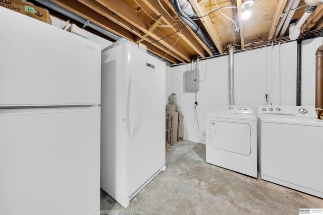 13959 Weir Street, Omaha, NE 68137