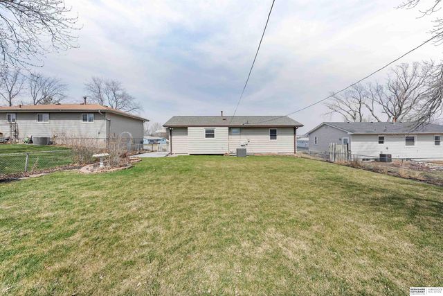 13959 Weir Street, Omaha, NE 68137