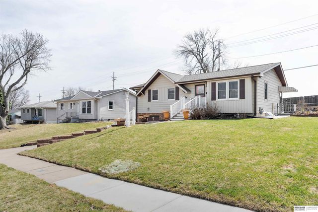 13959 Weir Street, Omaha, NE 68137