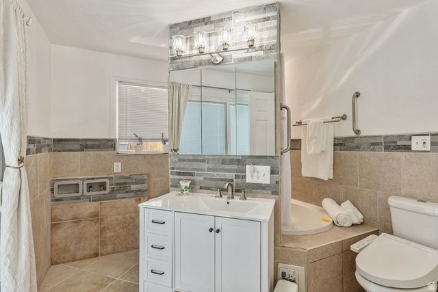 4870 S SOUTHRIDGE DR, Taylorsville, UT 84129