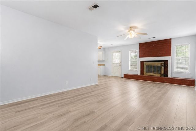 1900 W Gary Street, Broken Arrow, OK 74012