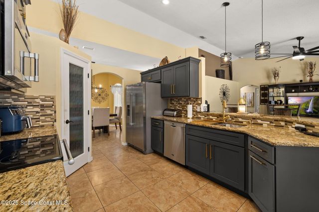 121 Nadell Avenue NW, Palm Bay, FL 32907