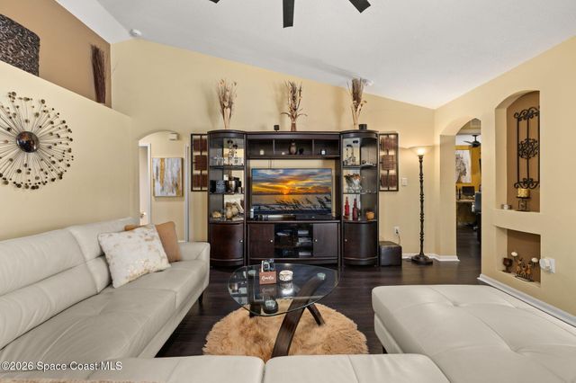 121 Nadell Avenue NW, Palm Bay, FL 32907