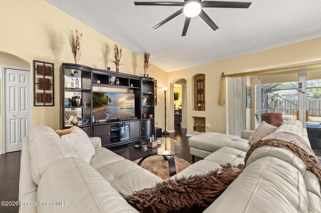 121 Nadell Avenue NW, Palm Bay, FL 32907