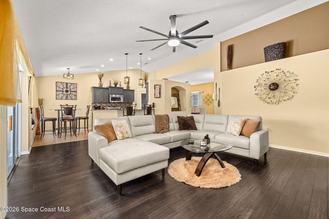 121 Nadell Avenue NW, Palm Bay, FL 32907