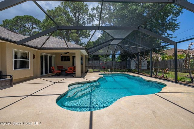 121 Nadell Avenue NW, Palm Bay, FL 32907