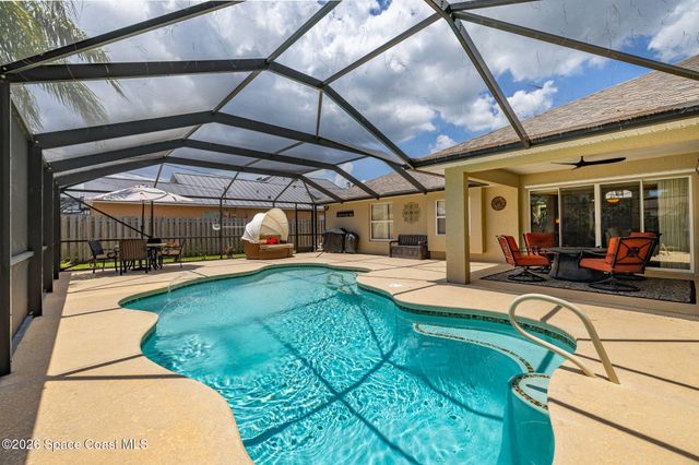 121 Nadell Avenue NW, Palm Bay, FL 32907