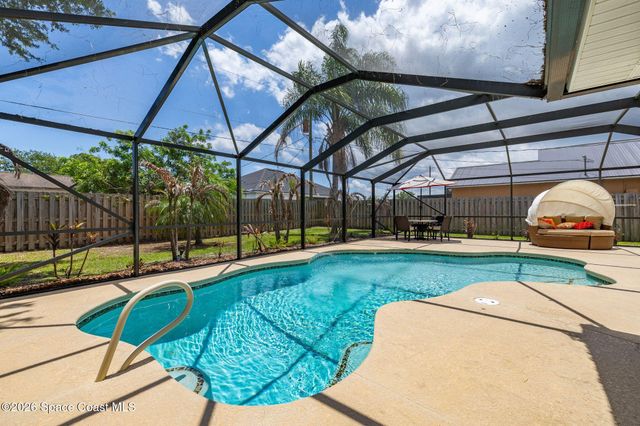 121 Nadell Avenue NW, Palm Bay, FL 32907