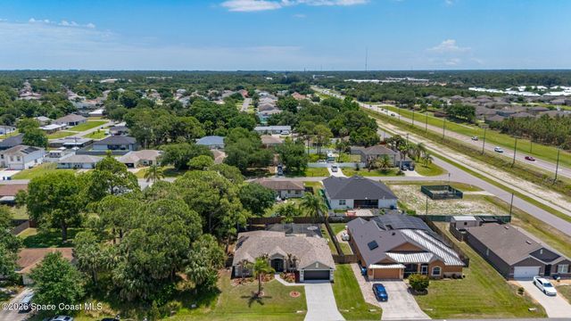 121 Nadell Avenue NW, Palm Bay, FL 32907