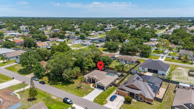 121 Nadell Avenue NW, Palm Bay, FL 32907