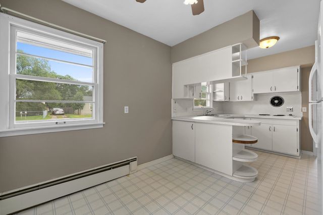 437 20th St NW, Minot, ND 58703