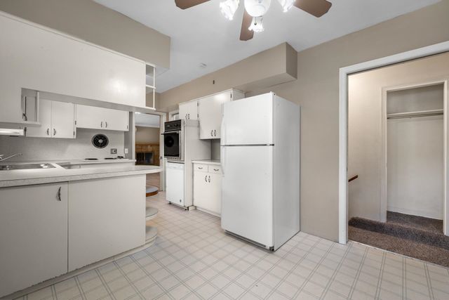 437 20th St NW, Minot, ND 58703