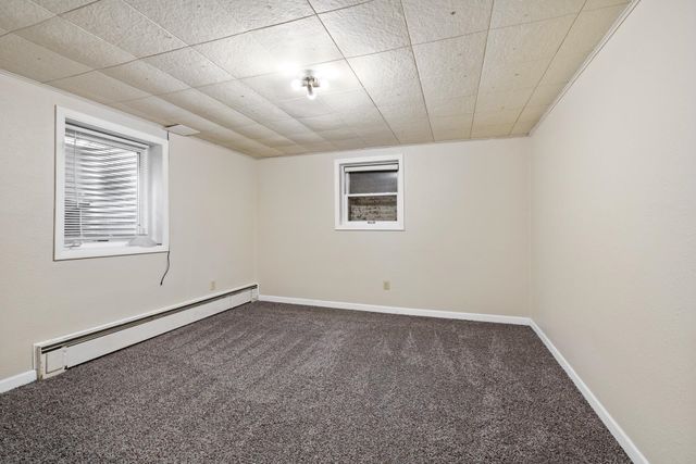 437 20th St NW, Minot, ND 58703