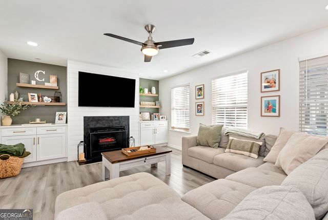 3285 Bridgeshaw Drive, Cumming, GA 30028