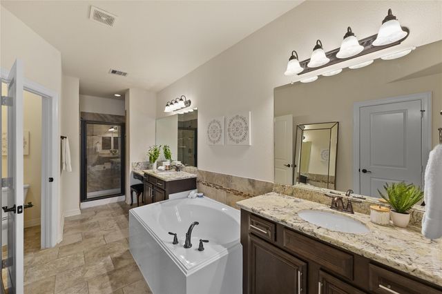 26 W Oaks Drive, Houston, TX 77058