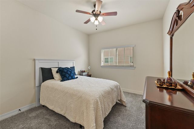 26 W Oaks Drive, Houston, TX 77058