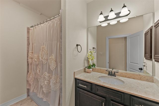 26 W Oaks Drive, Houston, TX 77058