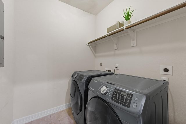 26 W Oaks Drive, Houston, TX 77058