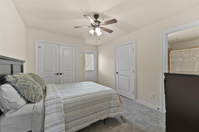 26 W Oaks Drive, Houston, TX 77058