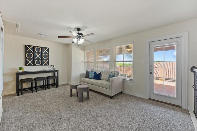 26 W Oaks Drive, Houston, TX 77058