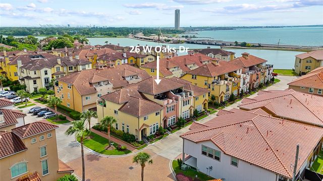 26 W Oaks Drive, Houston, TX 77058