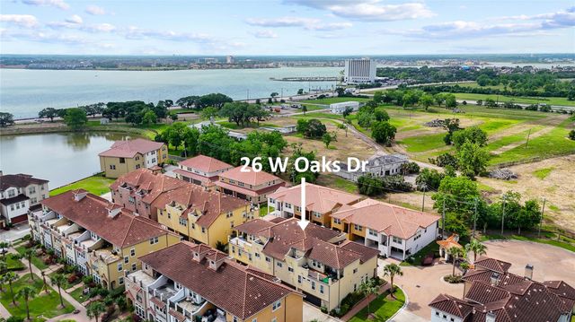 26 W Oaks Drive, Houston, TX 77058