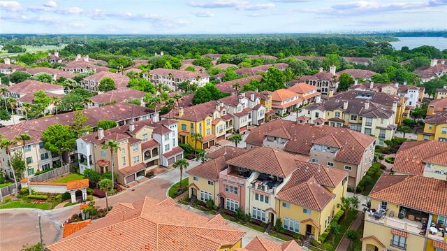 26 W Oaks Drive, Houston, TX 77058