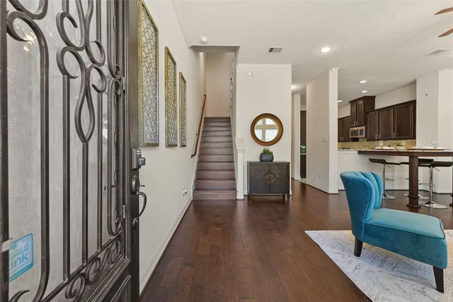 26 W Oaks Drive, Houston, TX 77058