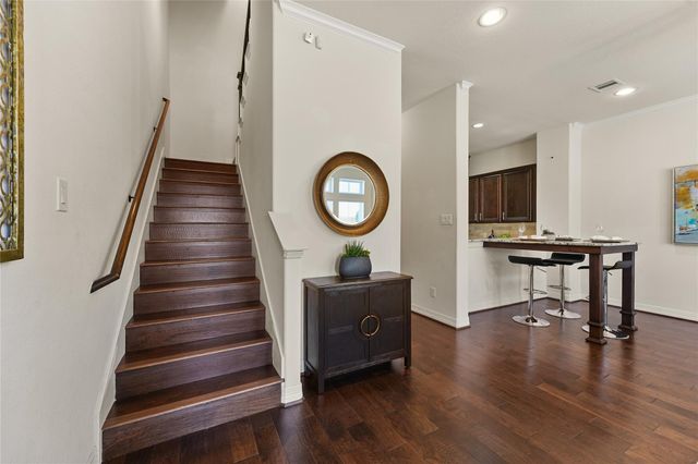 26 W Oaks Drive, Houston, TX 77058