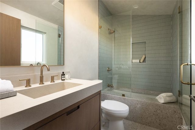 5746 McDonie Avenue, Woodland Hills, CA 91367
