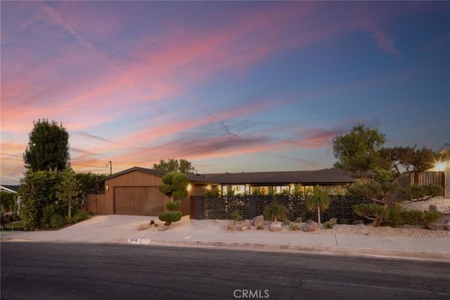 5746 McDonie Avenue, Woodland Hills, CA 91367