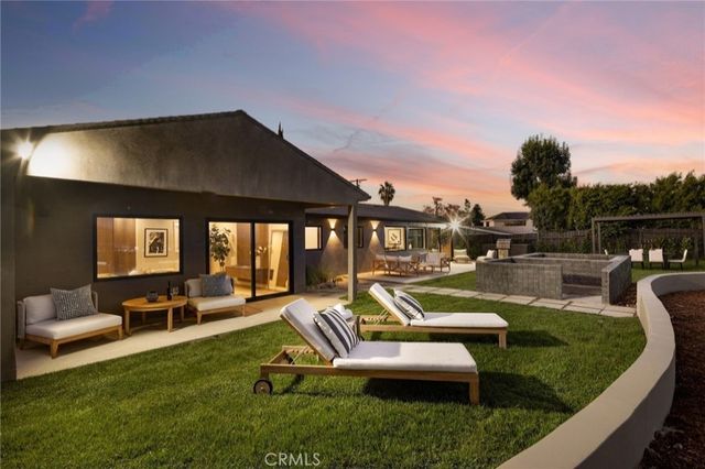 5746 McDonie Avenue, Woodland Hills, CA 91367