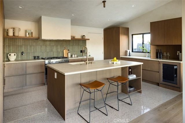 5746 McDonie Avenue, Woodland Hills, CA 91367