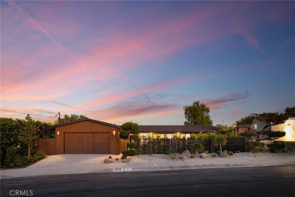 5746 McDonie Avenue, Woodland Hills, CA 91367