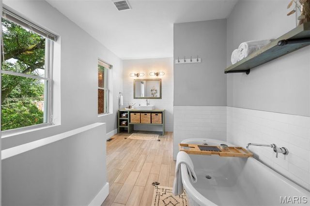 3459 Wisconsin Avenue, St Louis, MO 63118