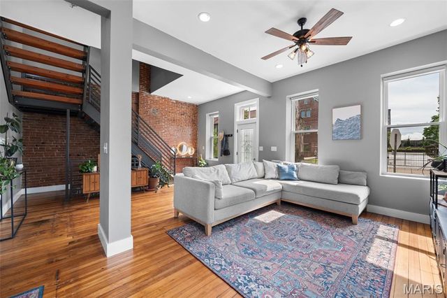 3459 Wisconsin Avenue, St Louis, MO 63118