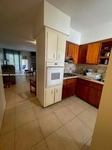 6580 Santona Street A39, Coral Gables, FL 33146